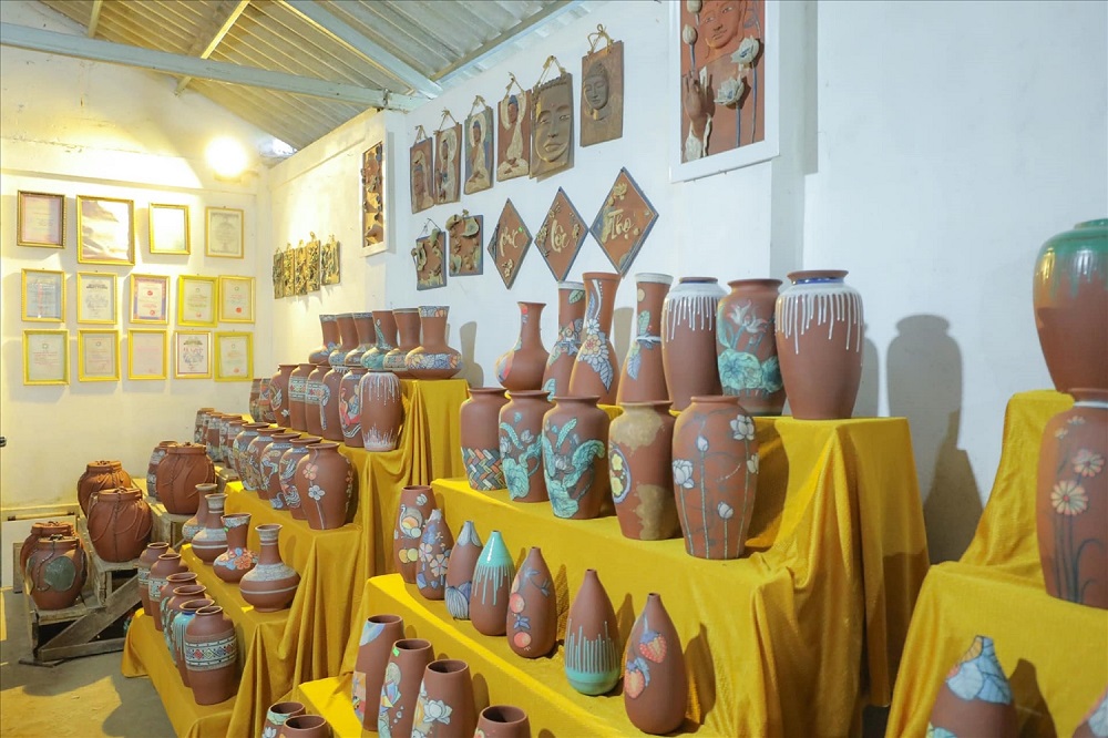 Phuoc Tich Ceramic Village